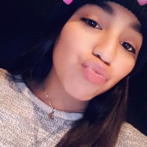 Meet your Posher, Monique